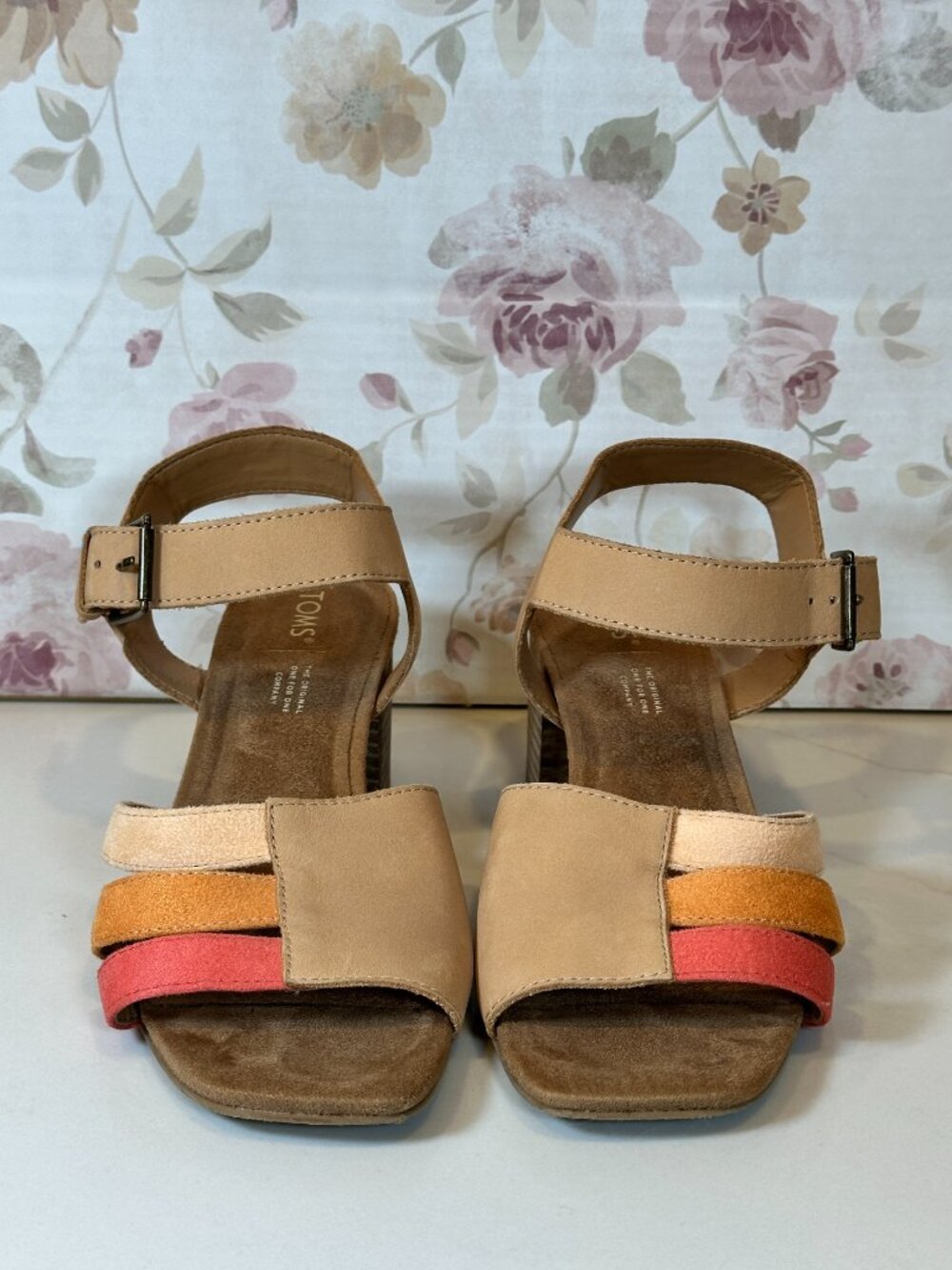 Toms Shoes Women's Estella Honey Leather/Sunrise Suede Strappy Sandals Sz 8.5 W - Picture 2 of 4